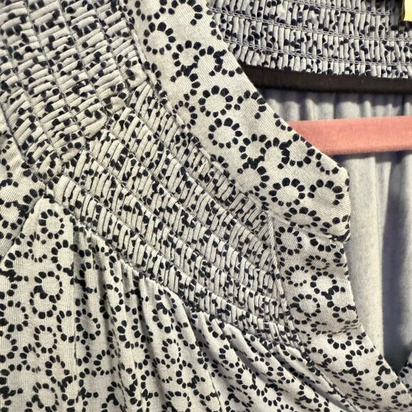 Boden Blue Mini Floral V-Neck Button Up Smocked Detail Blouse Size 6 - Picture 3 of 8